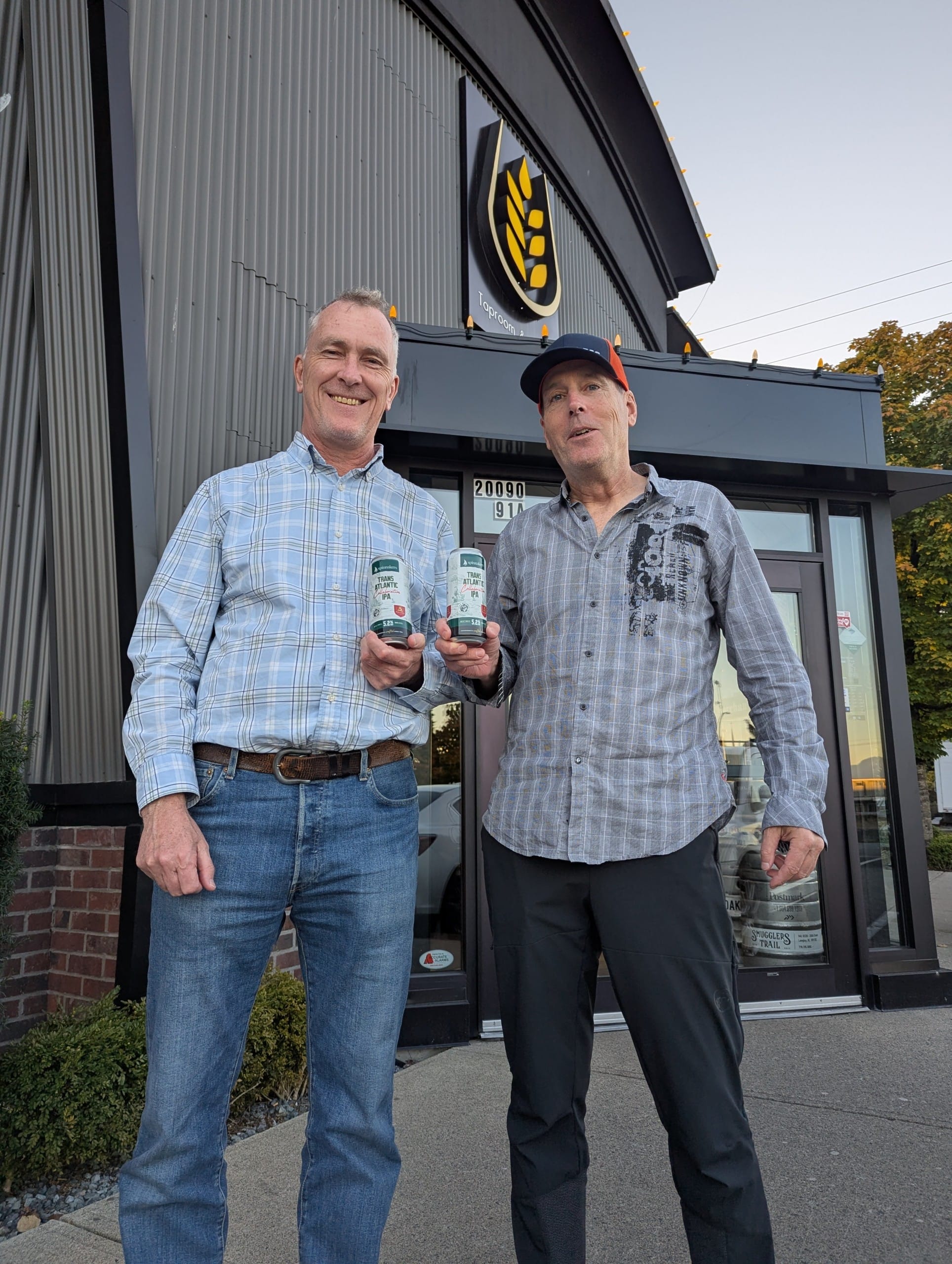 Guy Stewart (left) and John Ohler at the Barley Merchant in Langley, BC for the Trans Atlantic IPA Collaboration launch party (photo: Dave Smith, What's Brewing BC)