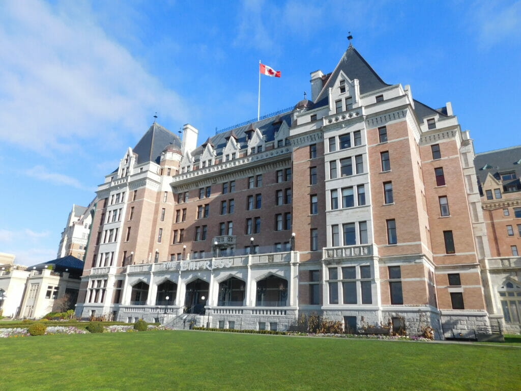 fairmont-empress-victoria-lucas-aykroyd The Fairmont Empress Hotel overlooks Victoria's Inner Harbour