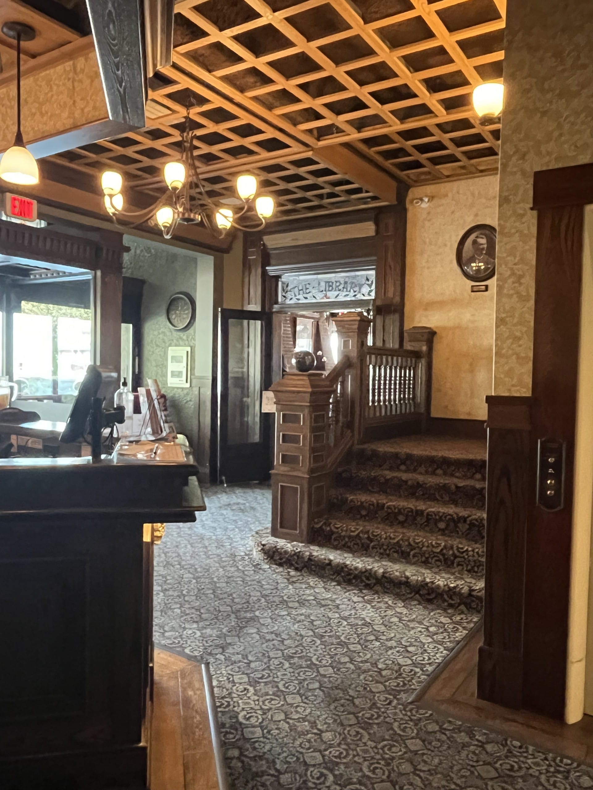 Hume Hotel - Nelson BC